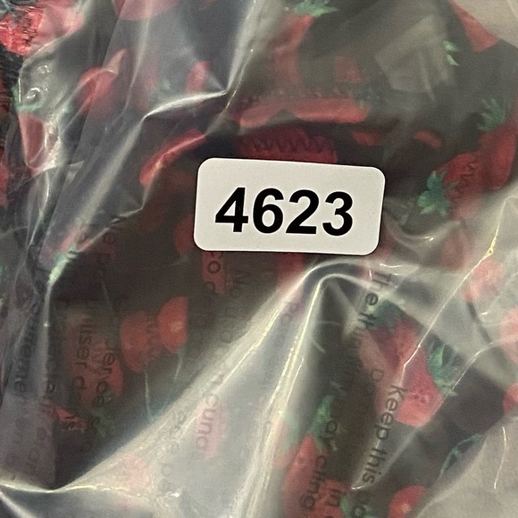 New! Victoria’s Secret shine strap thong bikini bottom strawberry 4623 - Picture 9 of 9